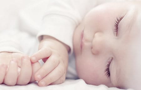 bebé a dormir